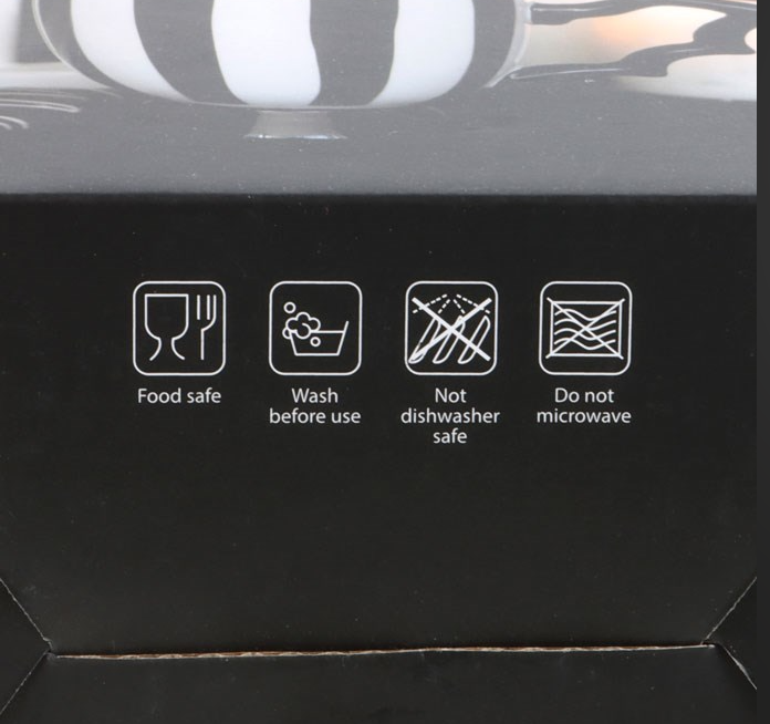 Tazza nera con ragno