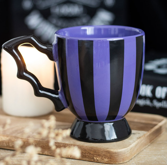Tazza Nera e Viola con manico ad ala di pipistrello