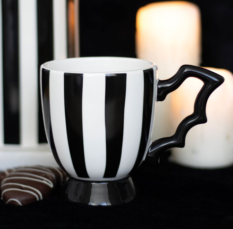 Tazza Bianca e Nera con manico ad ala di pipistrello