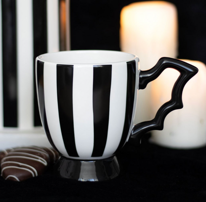 Tazza Bianca e Nera con manico ad ala di pipistrello